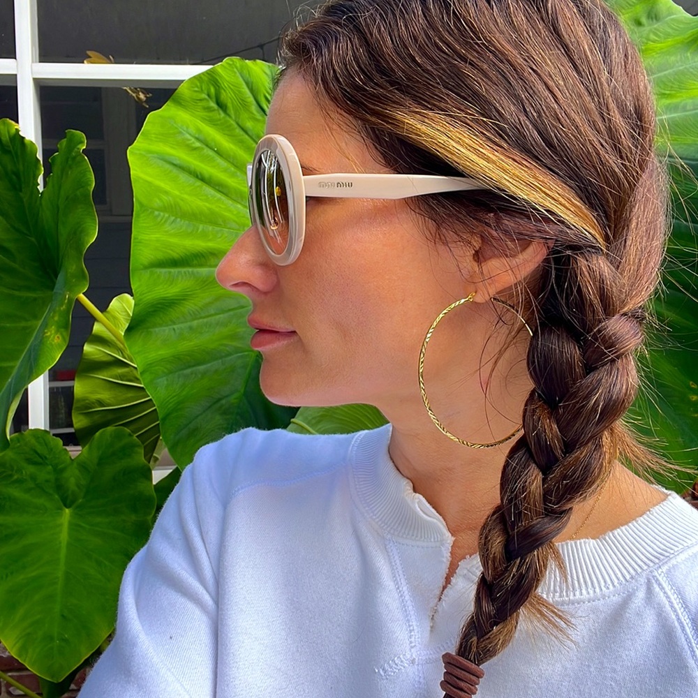 Authentic MIU MIU sunglasses. No scratches. With case. - Picture 3 of 4